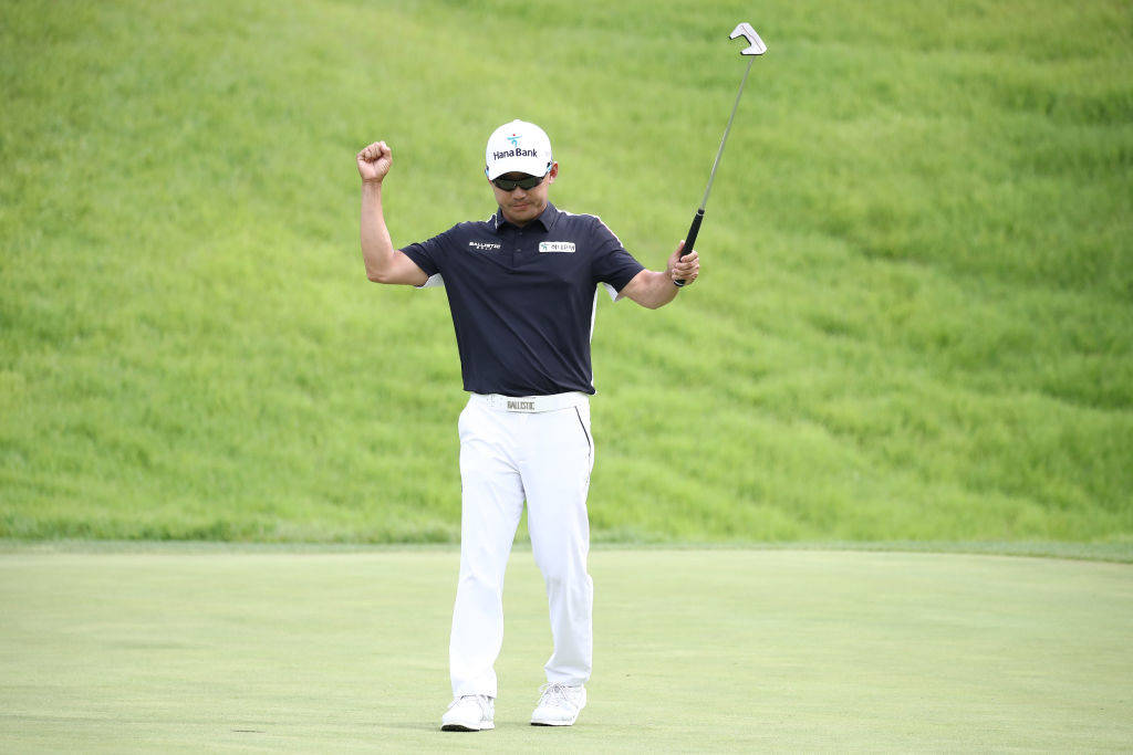 Seungsu Han celebrates winning the 2023 KOLON Korea Open